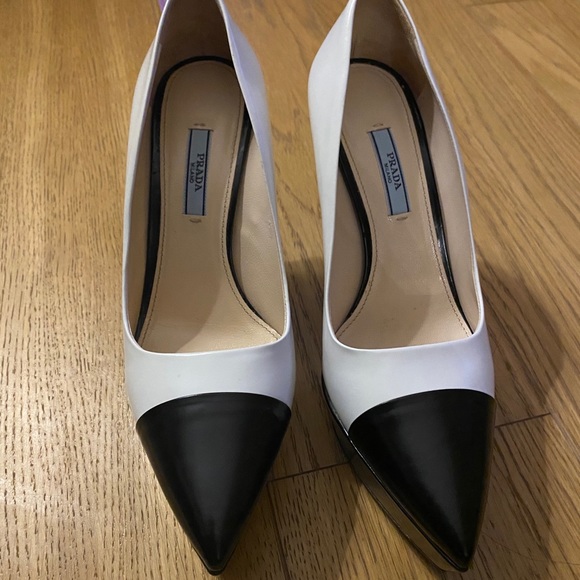 Prada Bi-Color Cap-Toe Platform Pump White/Black - Picture 5 of 8
